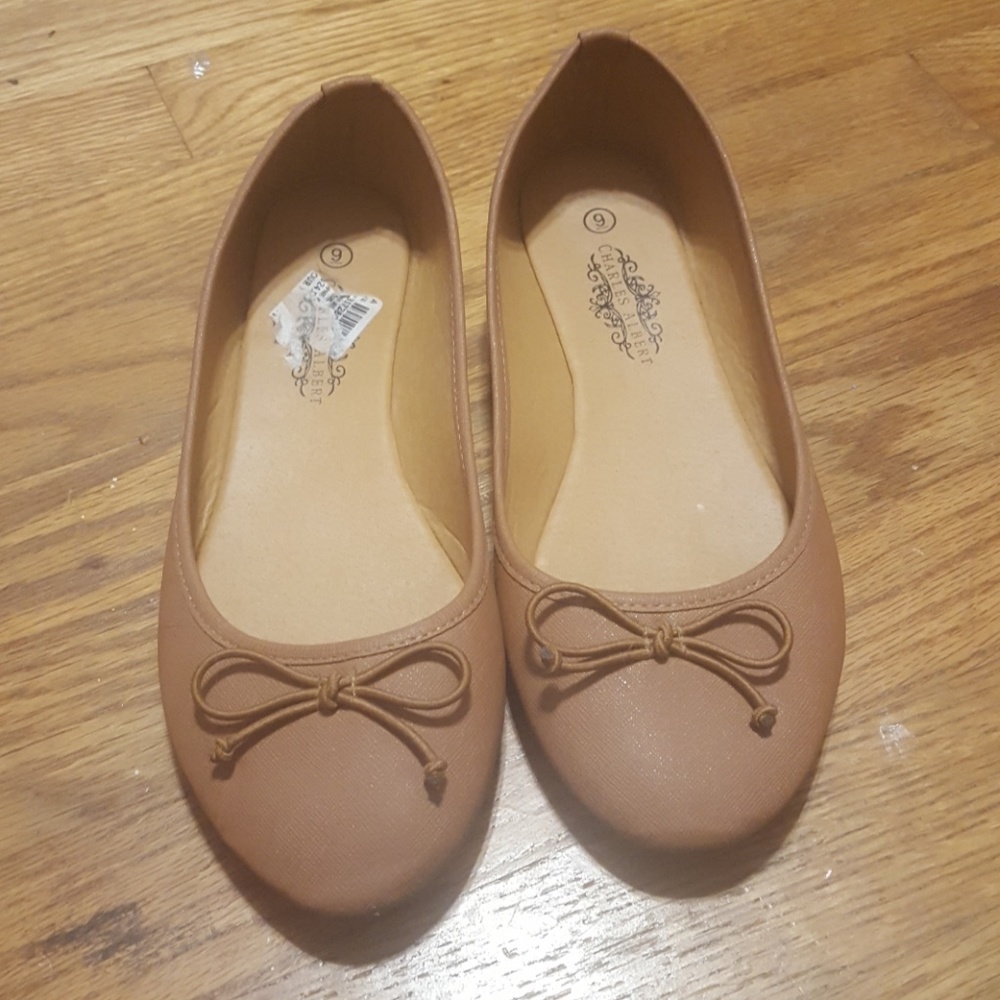 Tan flats